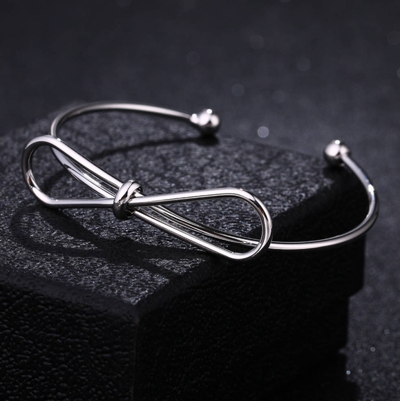 Bow Bracelet Silver - Picture 3 of 6